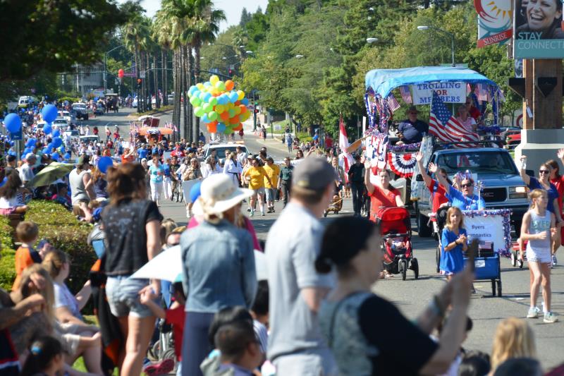 Thousands fill Sunrise Blvd for annual Red, White & Blue Parade