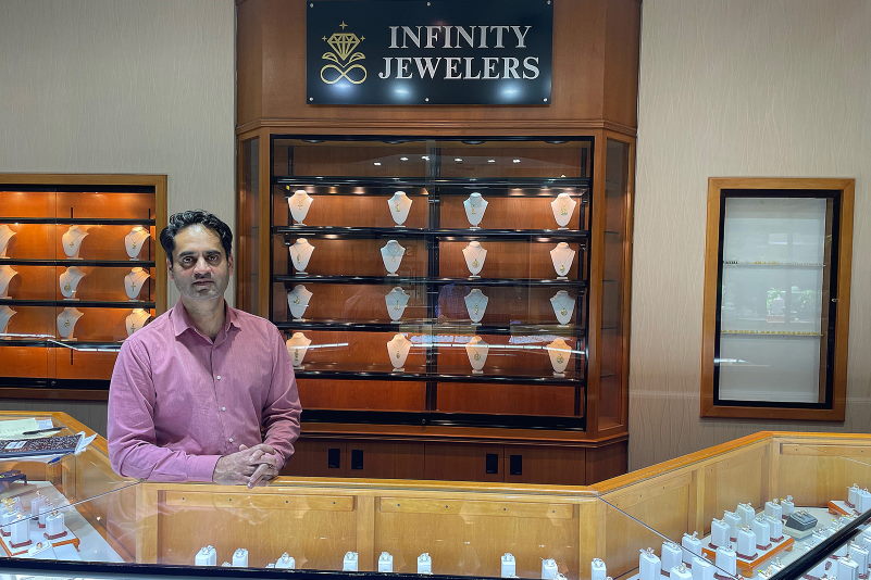 Sunrise Mall welcomes new jewelry store