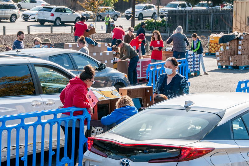 Citrus Heights food bank sees long lines for Thanksgiving meal distribution