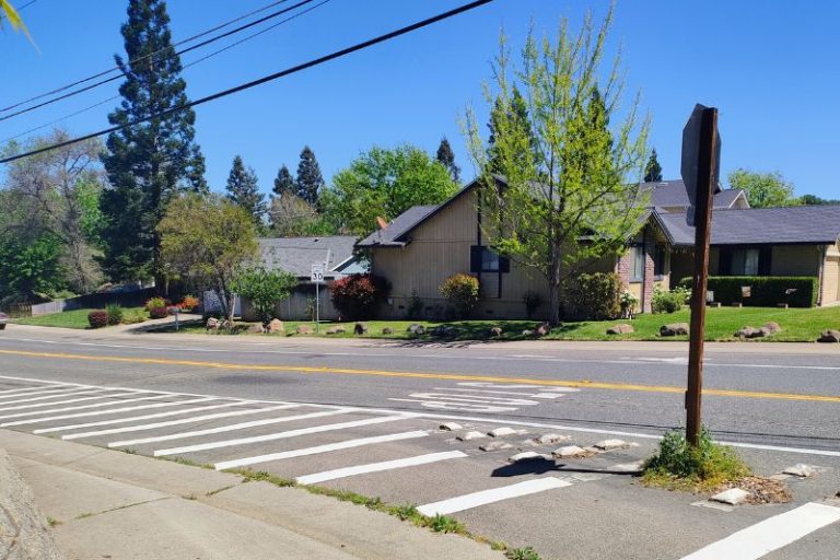 Updated striping, Mariposa ave
