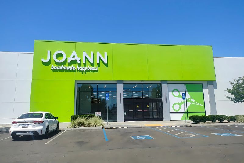 JOANN fabrics retailer located in Sunrise Village has officially closed. // SB Williams