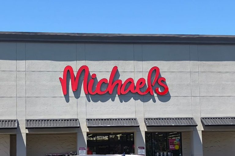 Michaels in Citrus Heights is located at 6120 Birdcage Centre Ln,