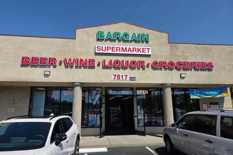 A new convenience supermarket has opened at the corner of Sunrise Blvd. at Greenback Ln.