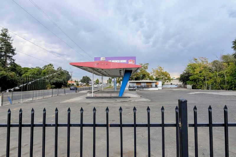 A vacant used car lot sits on the corner of Auburn Blvd. and Manzanita Ave.